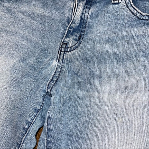 KanCan Skinny Distressed Jeans Women’s 29 Mid Rise Light Blue Wash Raw Hem - Picture 10 of 12